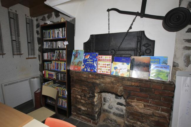 Bibliothèque Ceyssat intérieur