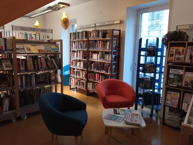 Bibliothèque Rochefort intérieur