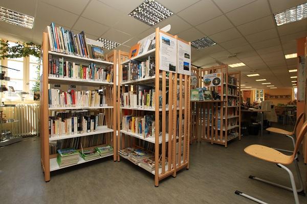 photo interieure bibliotheque bagnols