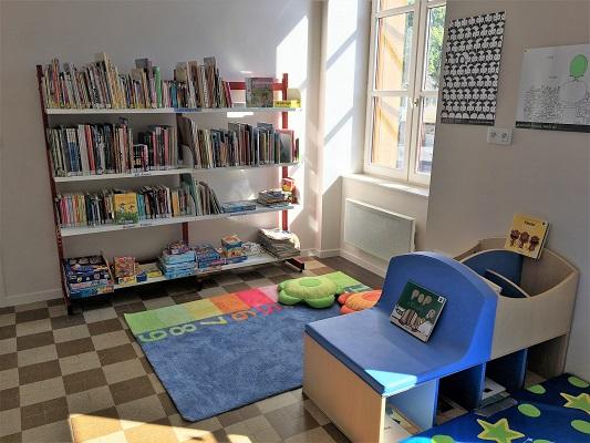 Photo interieure bibliothèque cros