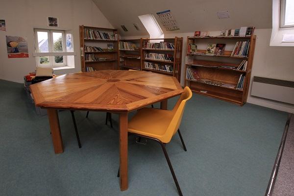 photo interieure bibliotheque gelles